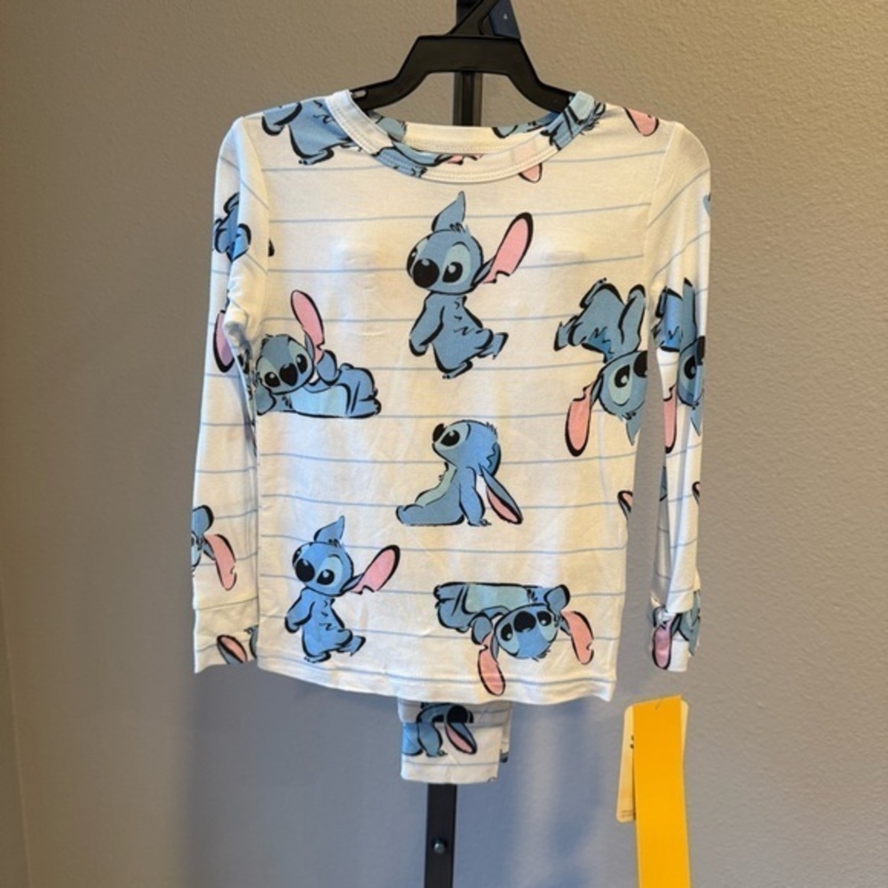 NWT Disney’s Stitch girls size 4 soft lightweight 2-pc pajama set